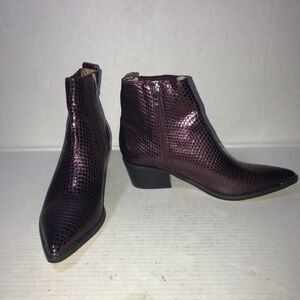 NWOB Marc Fisher METALLIC PURPLE Ulora 2 Ankle Boots - Size 8